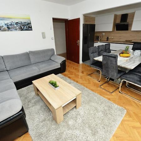 Apartmani Ivan Kaštela Exteriör bild