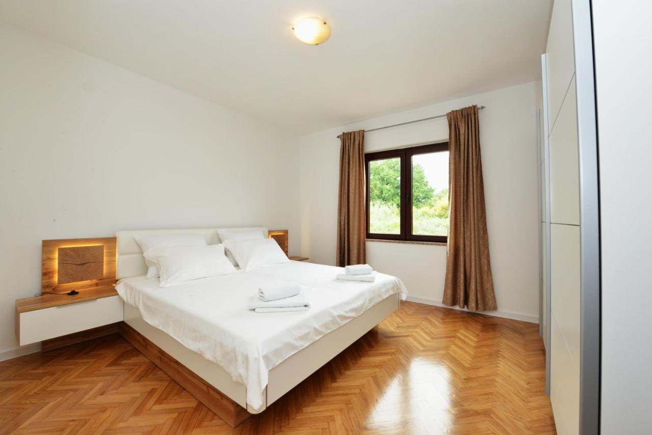 Apartmani Ivan Kaštela Exteriör bild