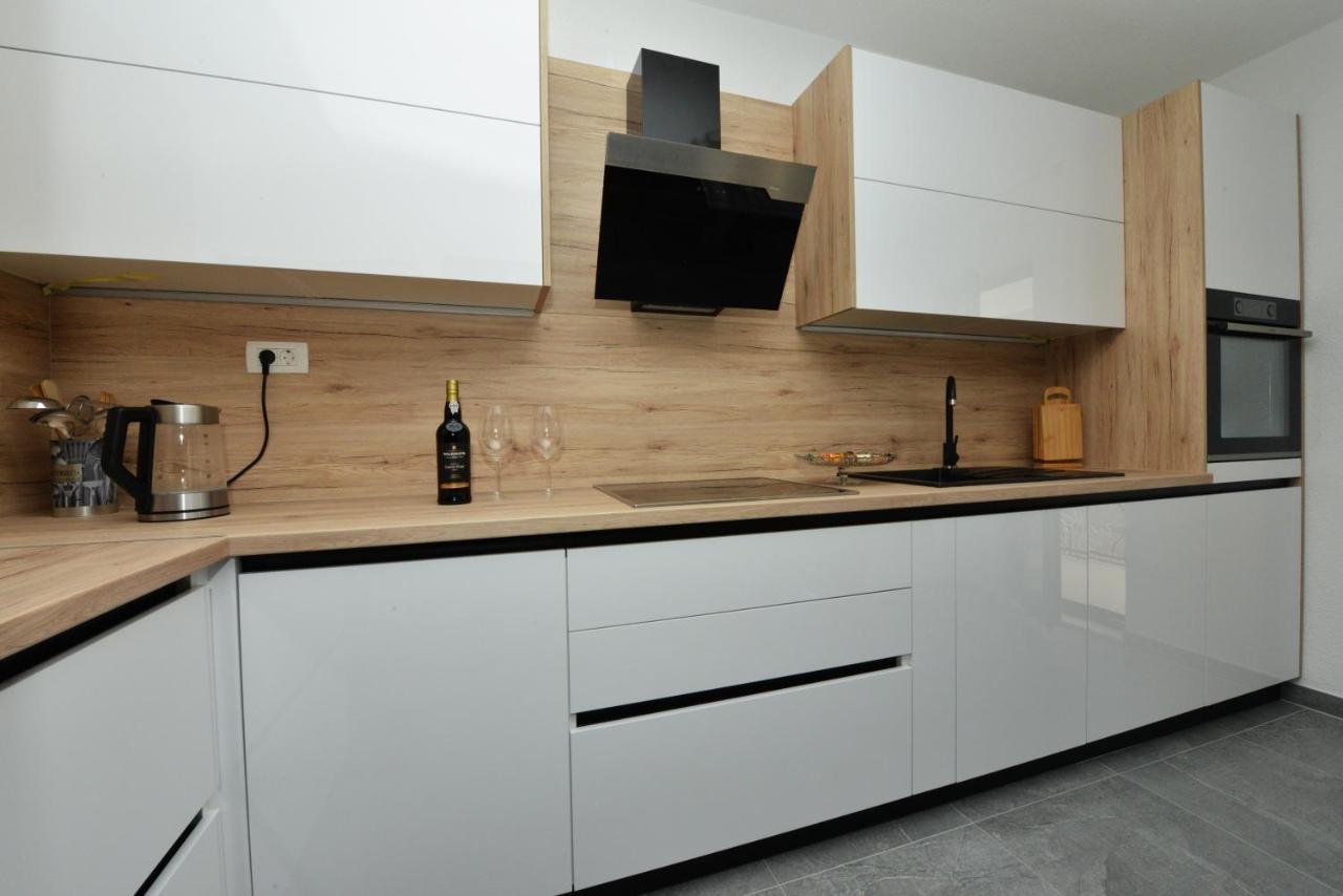 Apartmani Ivan Kaštela Exteriör bild