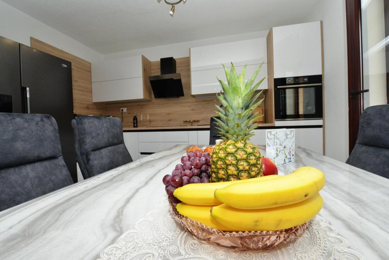 Apartmani Ivan Kaštela Exteriör bild