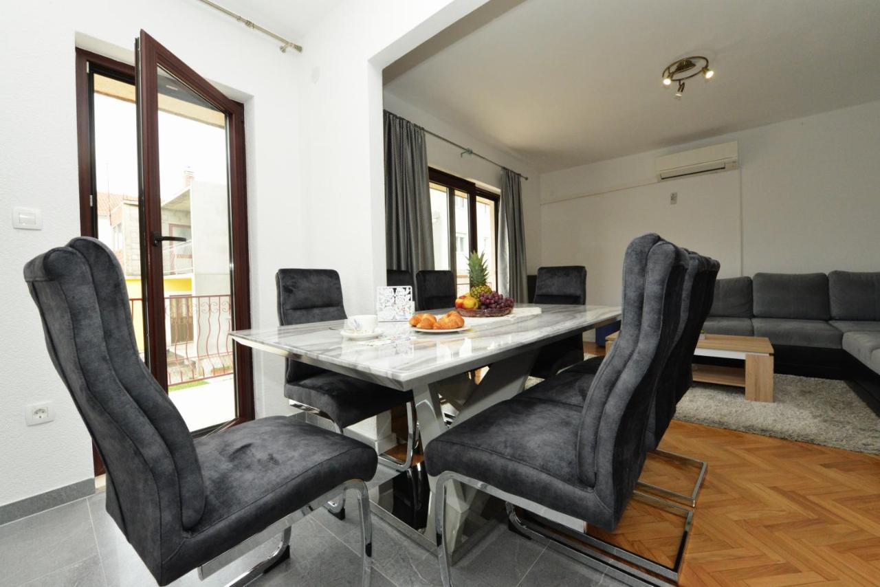Apartmani Ivan Kaštela Exteriör bild