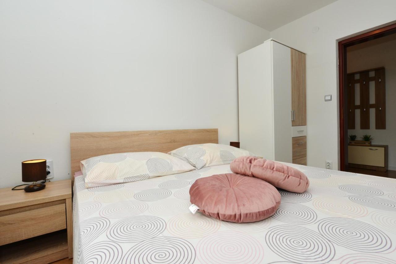 Apartmani Ivan Kaštela Exteriör bild