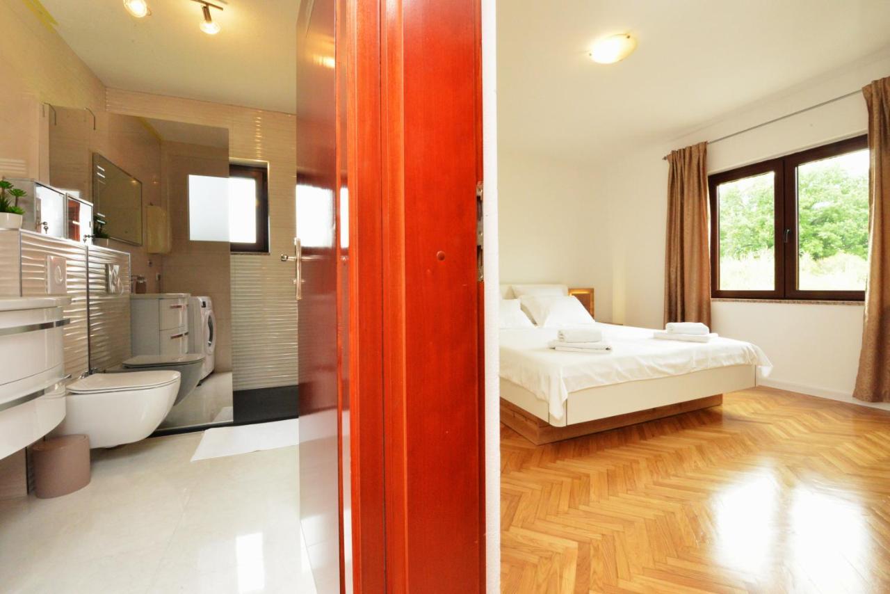 Apartmani Ivan Kaštela Exteriör bild