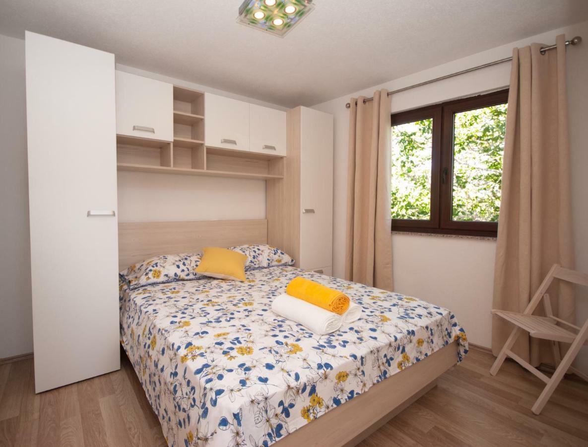 Apartmani Ivan Kaštela Exteriör bild
