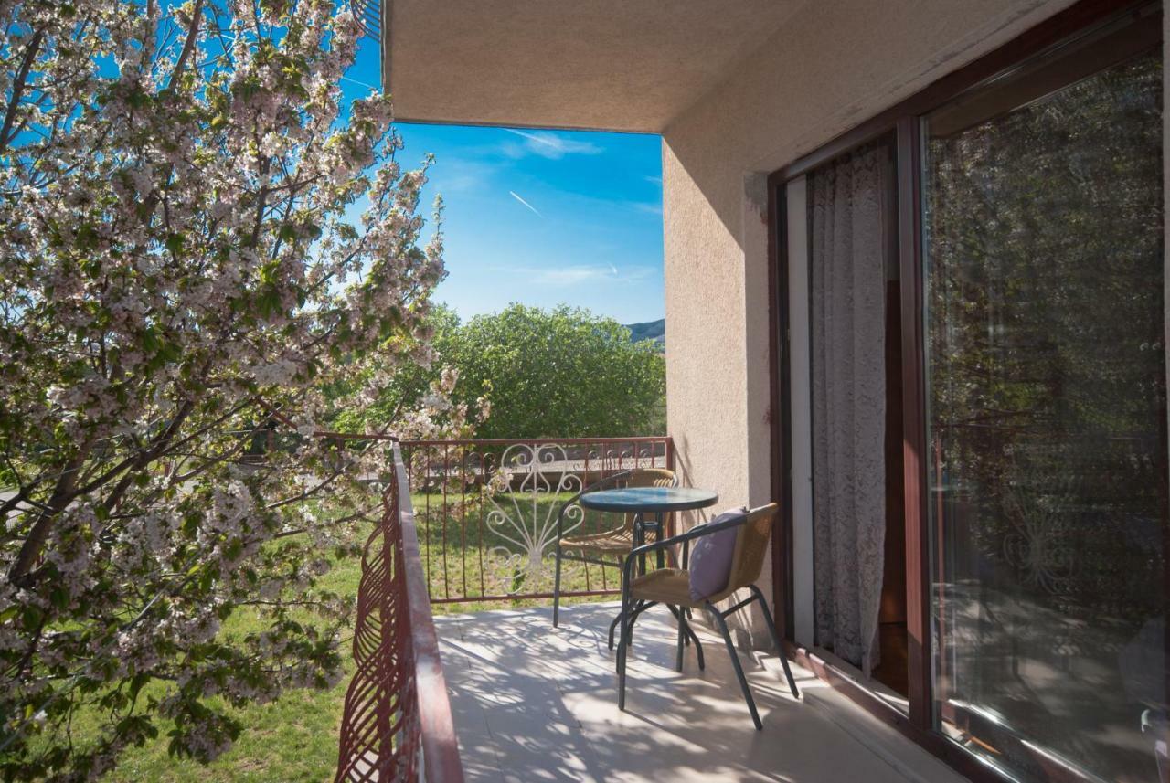 Apartmani Ivan Kaštela Exteriör bild